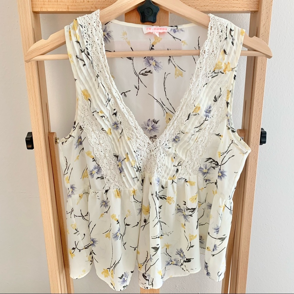 Re:named Floral Cream Spring Sleeveless Blouse